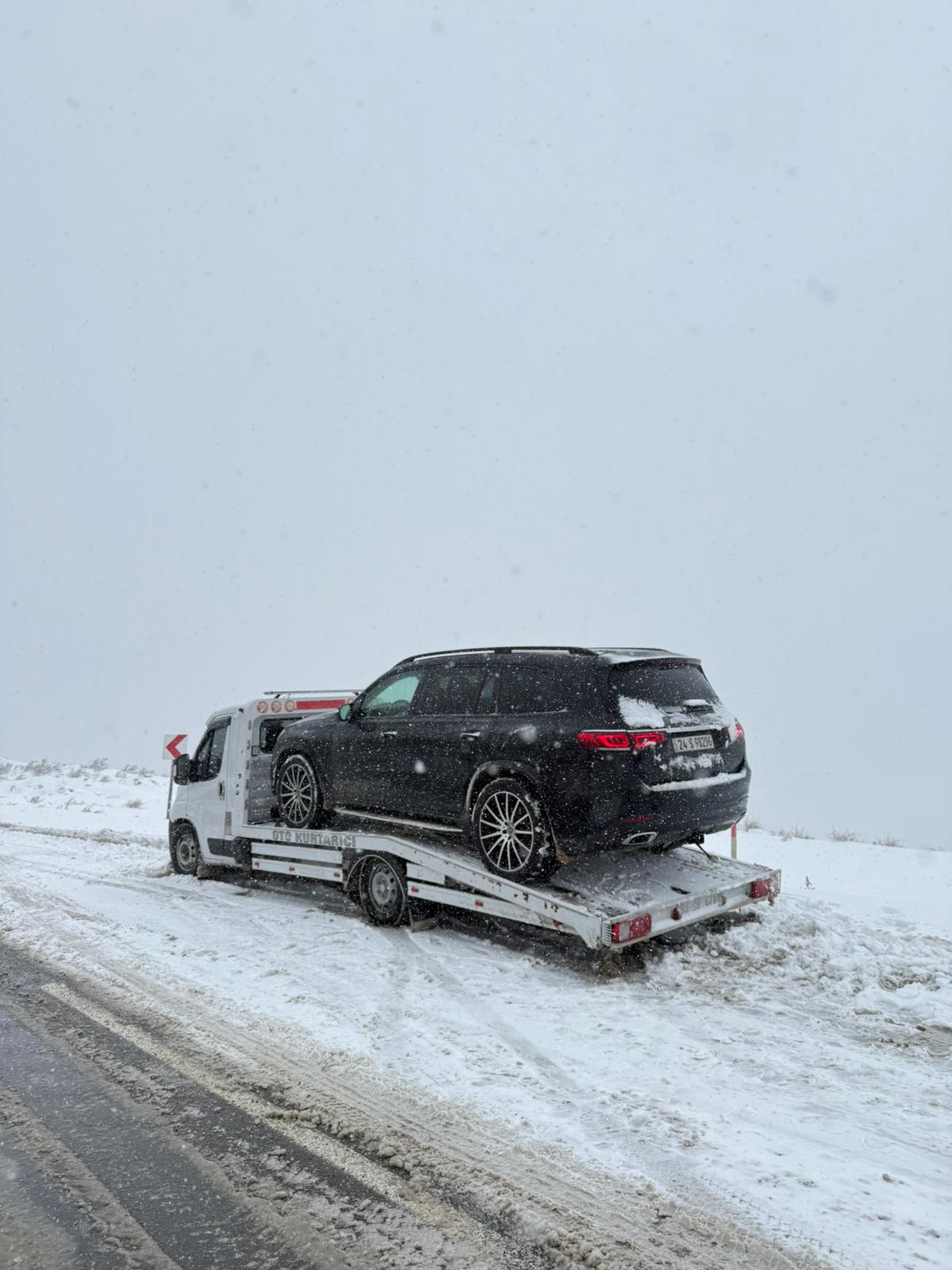 Yol kenarında güvenli araç taşıma hizmeti